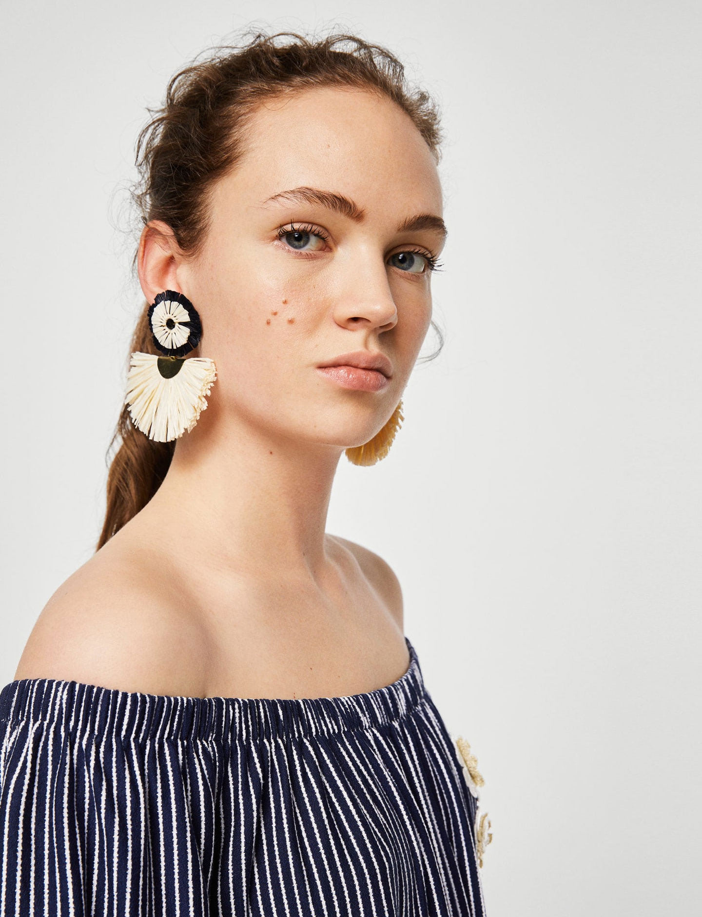 Off-shoulder striped dress - Imagen 3