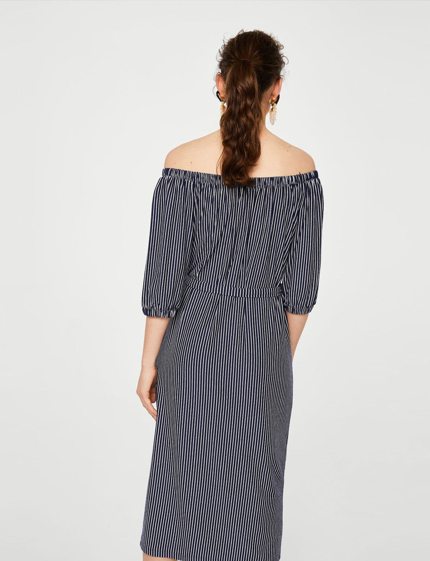 Off-shoulder striped dress - Imagen 4
